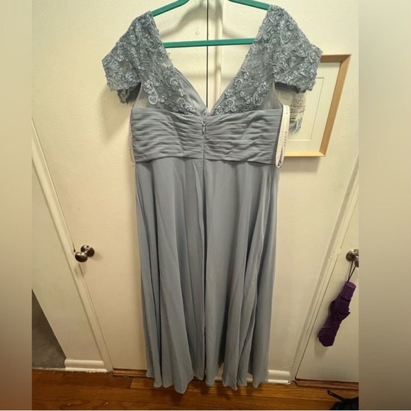 Plus size dusty blue AZAZIE bridesmaid gown - size A20 - Picture 4 of 7